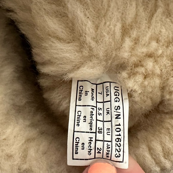 Ugg Chestnut Classic II Boots - Picture 8 of 9